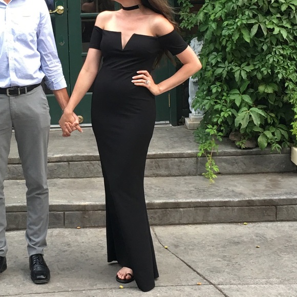 Lulu’s Lynne Off the Shoulder Floor Length V Bar Formal Maxi Dress - Picture 2 of 11